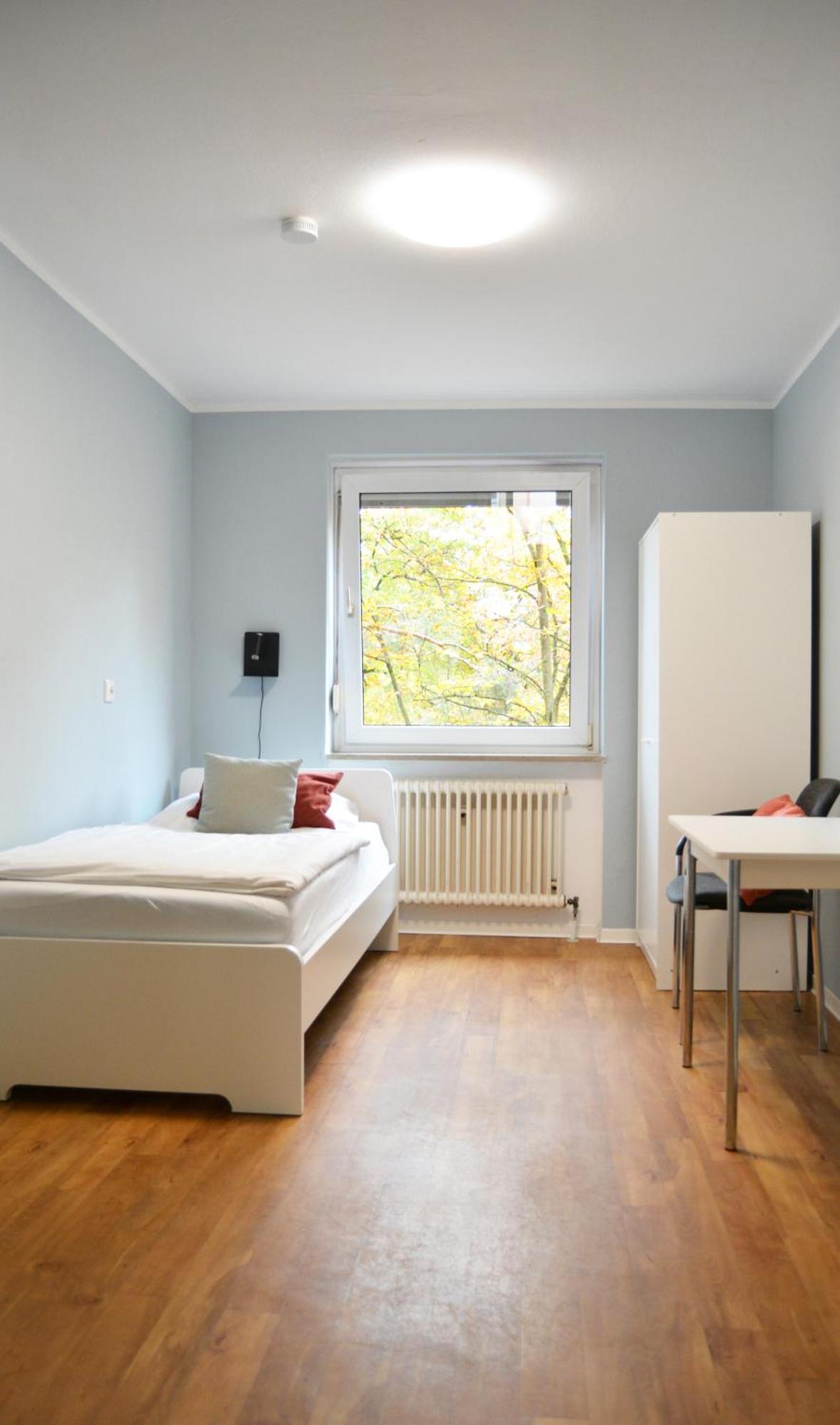 1, 2, Sleep Hostel Nuernberg Messe Екстериор снимка