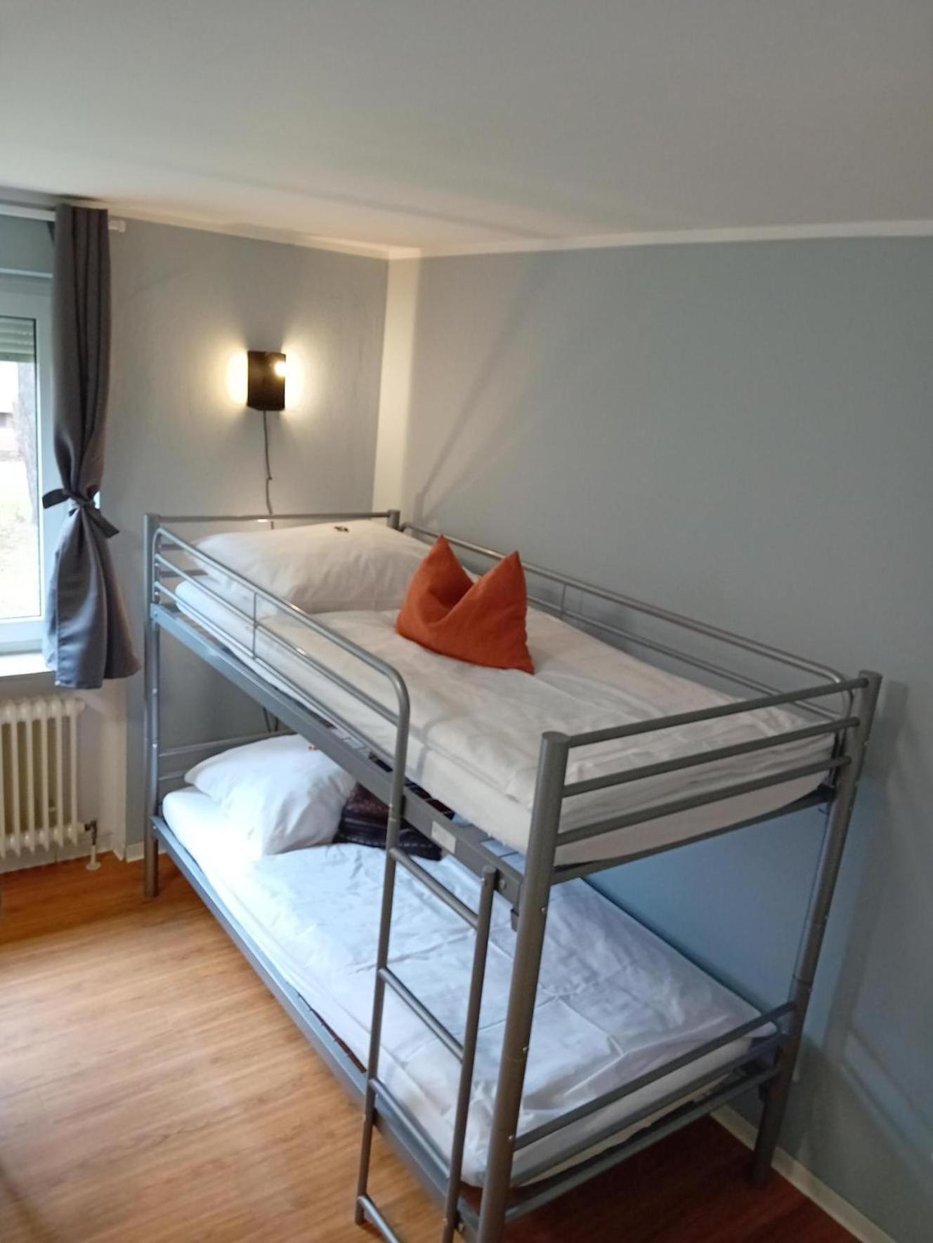 1, 2, Sleep Hostel Nuernberg Messe Екстериор снимка