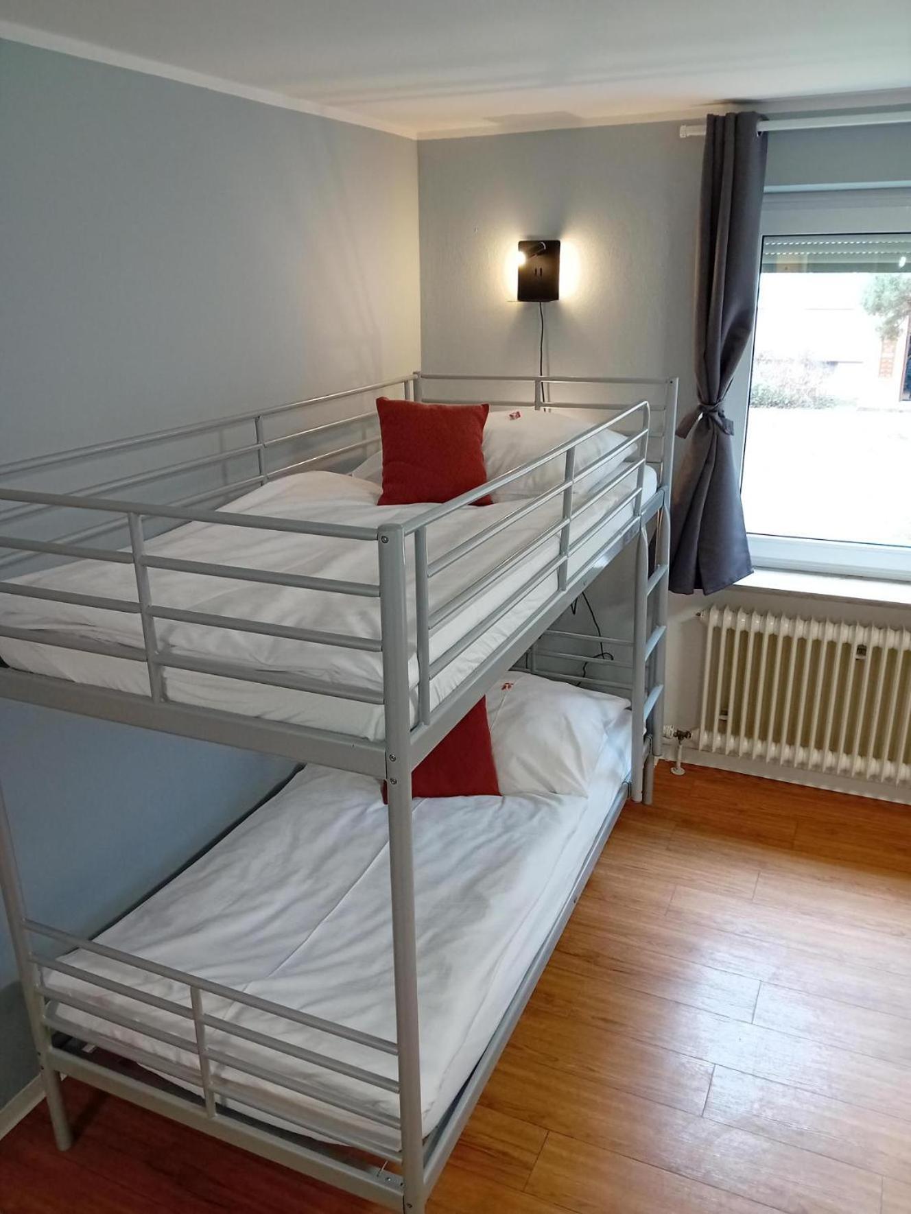 1, 2, Sleep Hostel Nuernberg Messe Екстериор снимка