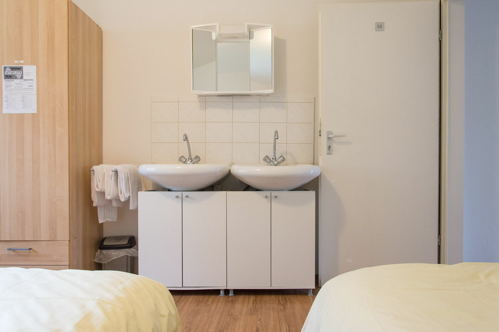 1, 2, Sleep Hostel Nuernberg Messe Екстериор снимка