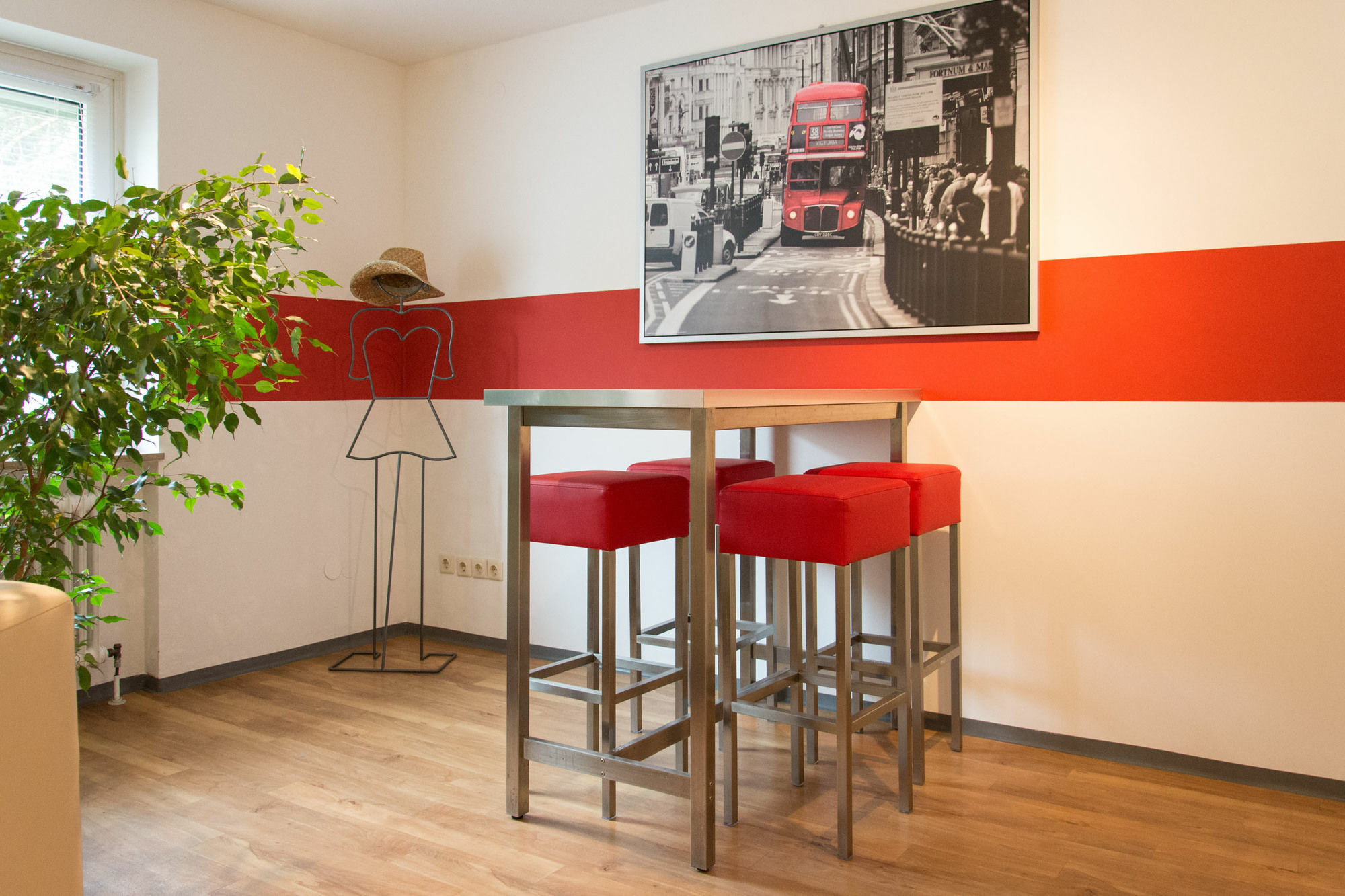 1, 2, Sleep Hostel Nuernberg Messe Екстериор снимка