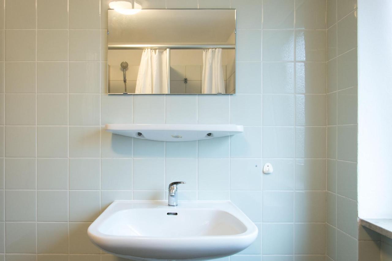 1, 2, Sleep Hostel Nuernberg Messe Екстериор снимка